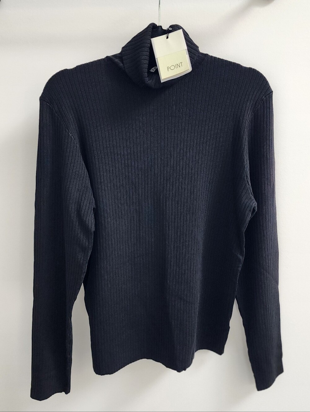 NWT POINT Collection Ribbed Turtleneck - Black